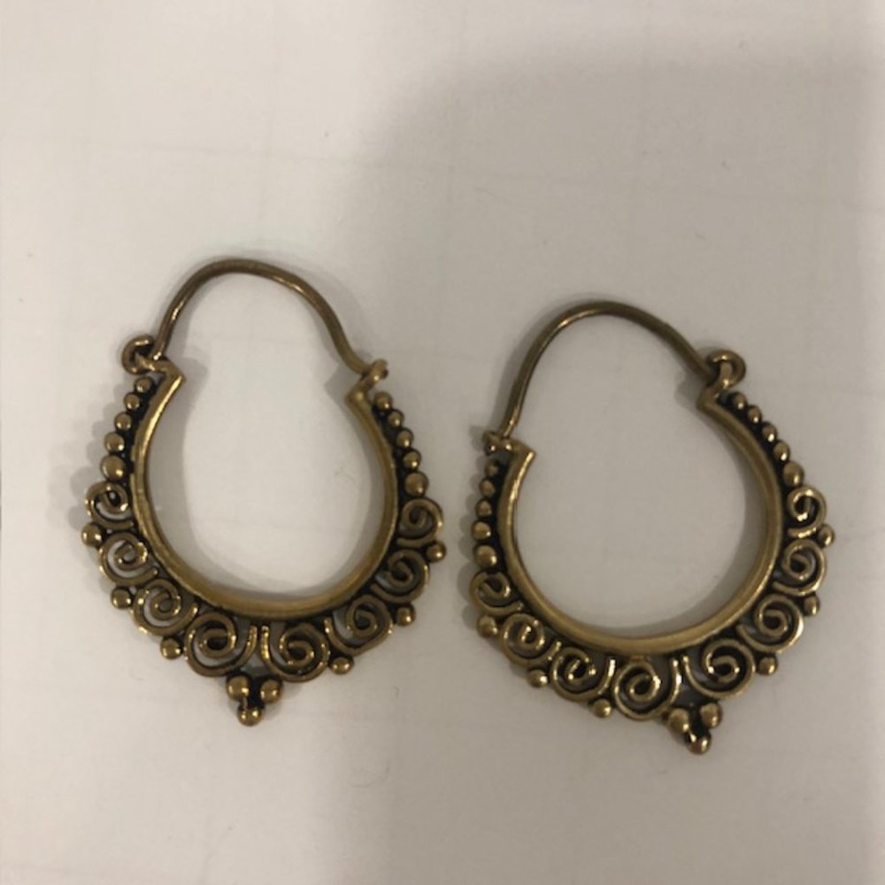 Rustic Gold Vintage Hoop Earrings | Versatile & Timeless